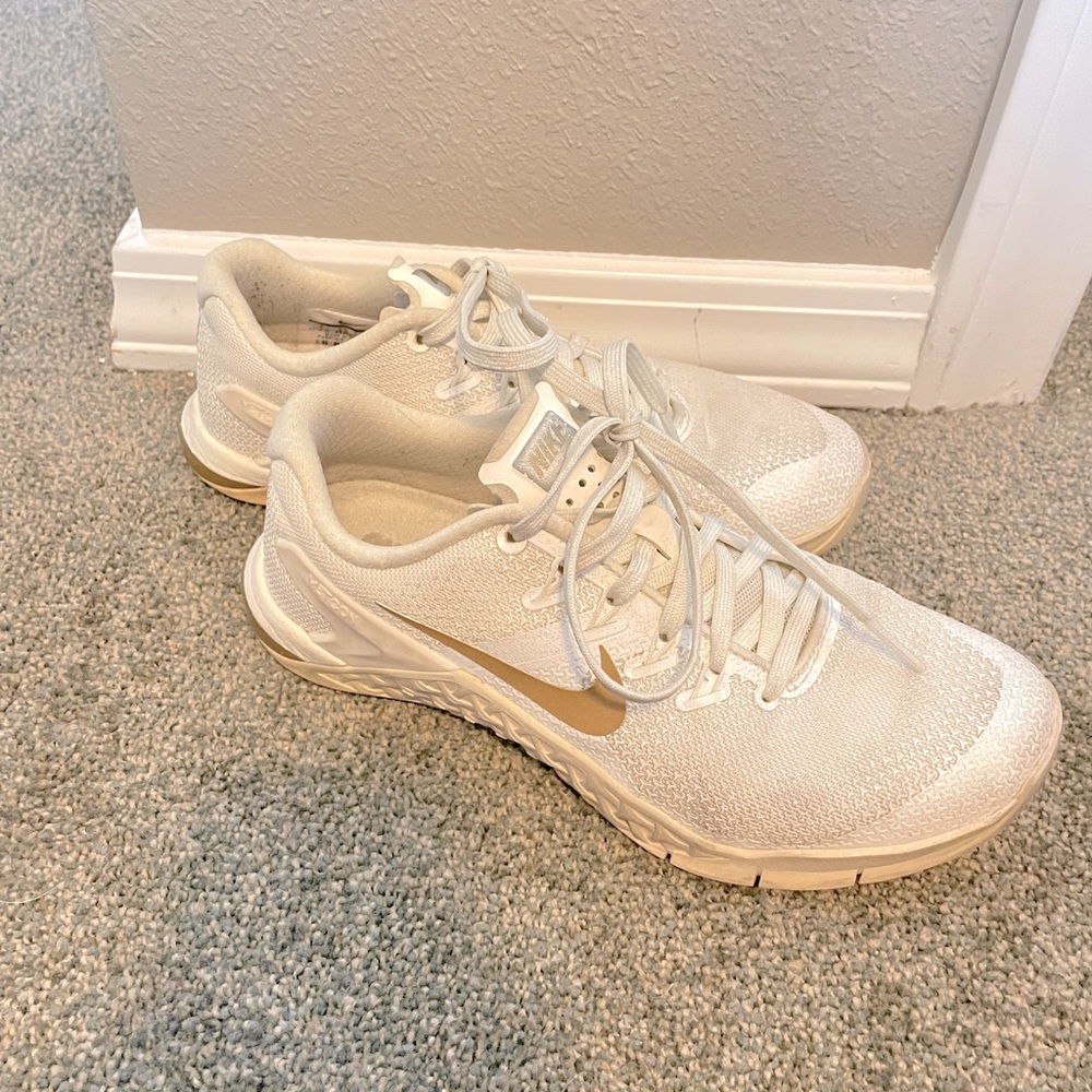 Women’s Nike Metcon 4